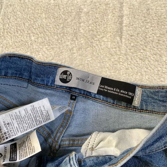 Levi’s Womens Straight Leg Silvertab Mom Jeans - Picture 6 of 10